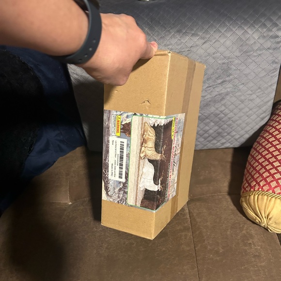 2 Resin Golden & White Reindeer🦌Lying Tabletop Decorations Figurines - Picture 9 of 9